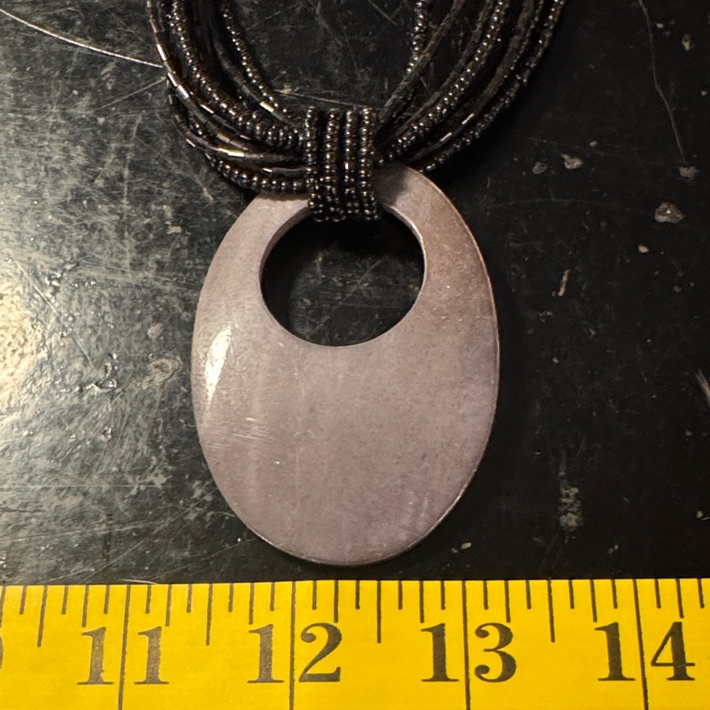 Elegant Black Pendant Necklace - Picture 2 of 3